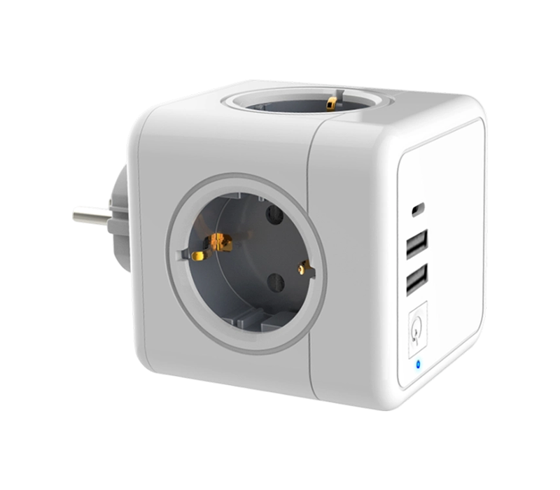 E02C Plug-in Cube Power Strip so 4 zásuvkami v štýle Euro, 2 portami USB-A a 1 portom USB-C